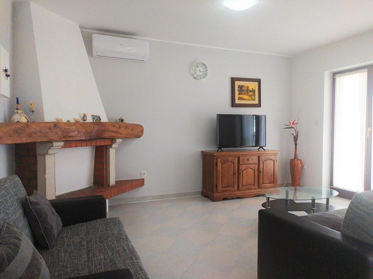 Apartment Davorka Vrsar Exterior photo