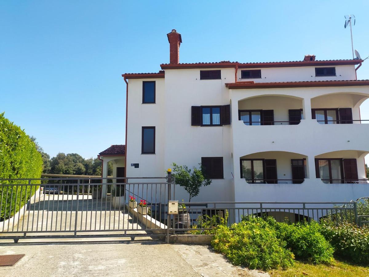Apartment Davorka Vrsar Exterior photo